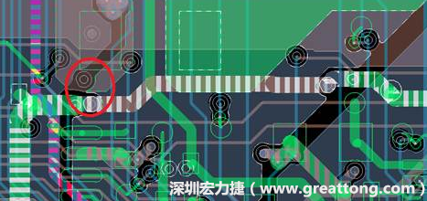 慢慢確認CAF發生的位置后，可以配合Gerber查看PCB的結構是否有通孔太近或是線路太近的問題。